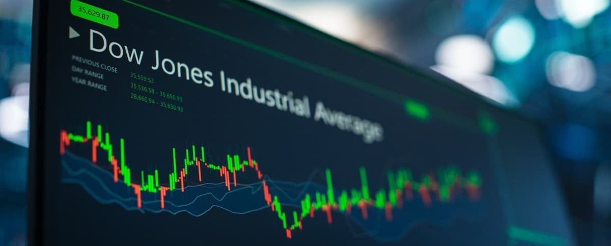 هدوء في عقود داو جونز وسط ضغوط على إنفيديا وترقب لنتائج أرباح الذكاء الاصطناعي