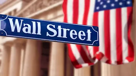 تراجعات جماعية تضرب وول ستريت!!