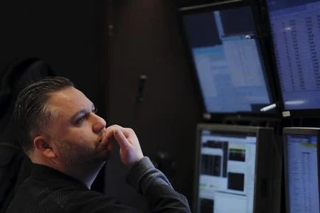 ماذا يحدث للأسهم الأمريكية عندما يبدأ الفيدرالي برفع أسعار الفائدة؟